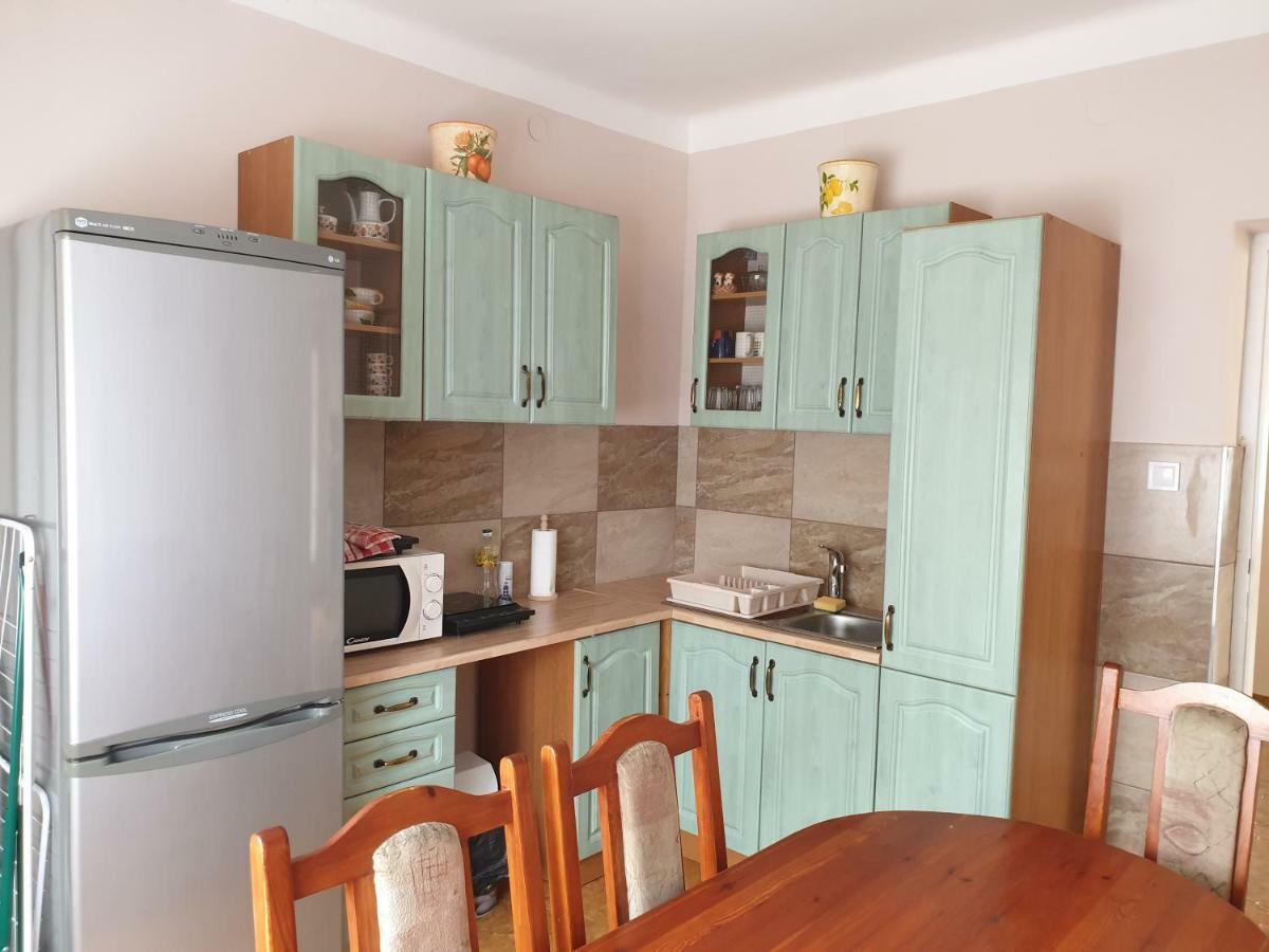 Edina Apartman Balatonlelle Exterior photo